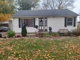 409 Johnson St in Charlotte, MI - Building Photo