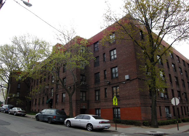 Eastchester Heights in Bronx, NY - Building Photo - Building Photo