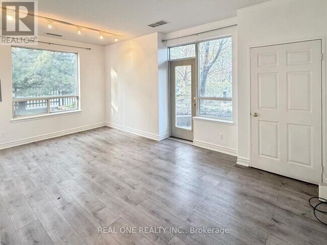 35 Empress Ave in Toronto, ON - Building Photo - Building Photo