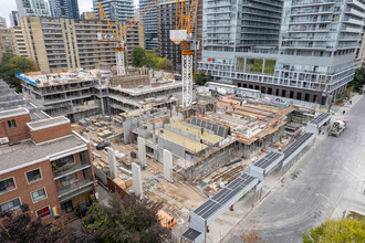 Line 5 Condos in Toronto, ON - Building Photo - Building Photo