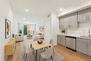 748 S Irolo in Los Angeles, CA - Building Photo