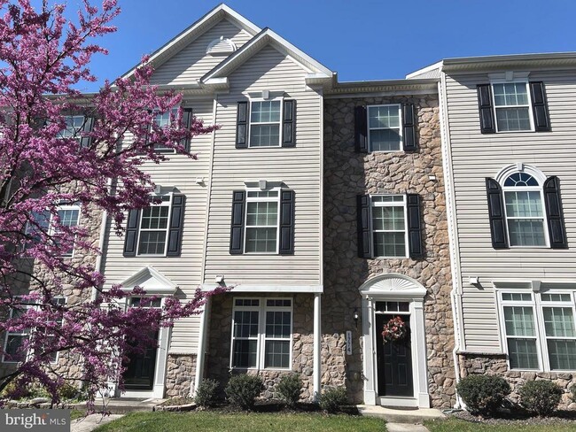 property at 1774 Compton Ct