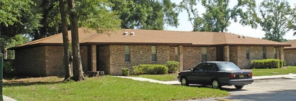 Hammock Oaks Apartments in Newberry, FL - Building Photo - Building Photo