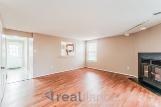 265 Red Jade Dr in Kettering, MD - Building Photo - Building Photo