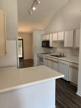 1100 Holden Dr in Greenville, NC - Building Photo - Building Photo