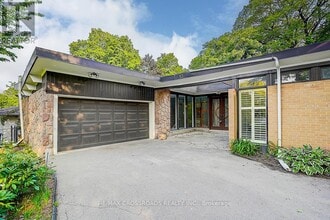 53 Forest Grove Dr in Toronto, ON - Building Photo - Building Photo