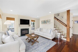 44 Tuckerman Ave in Middletown, RI - Building Photo - Building Photo