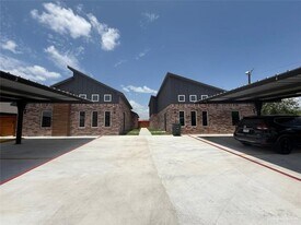 9 E 8th St in Mission, TX - Building Photo