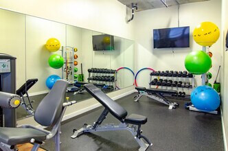 2121 SE Belmont in Portland, OR - Foto de edificio - Building Photo