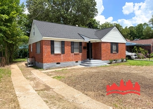 1080 Waring Rd in Memphis, TN - Building Photo - Building Photo