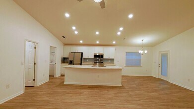 6337 Gardner Dr in Lakeland, FL - Building Photo - Building Photo
