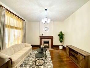 1374 Neil Ave in Columbus, OH - Foto de edificio - Building Photo