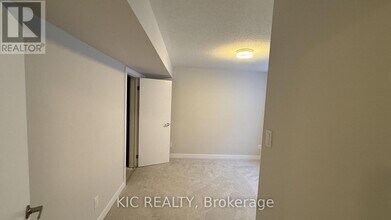 135 Ryan Reynolds Wy in Ottawa, ON - Building Photo - Building Photo