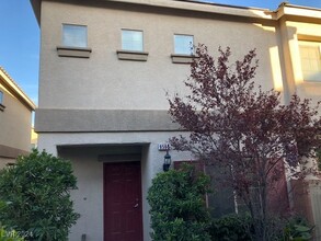 9565 Greensburg Ave in Las Vegas, NV - Building Photo - Building Photo