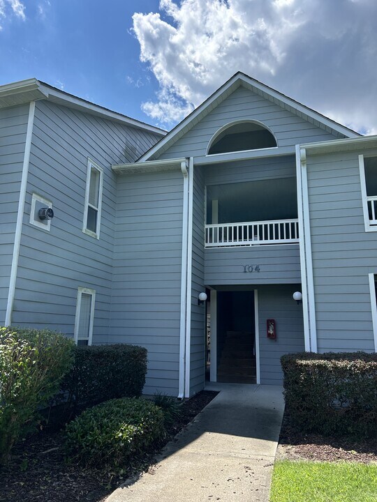 104 Breezewood Dr in Greenville, NC - Building Photo