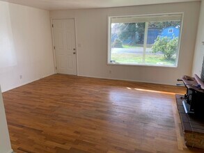 1179 N Park Ave in Eugene, OR - Foto de edificio - Building Photo