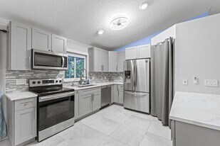 14695 97th Rd N in West Palm Beach, FL - Building Photo