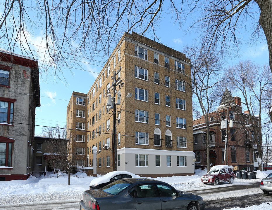 Colonial Arms Apartments in Schenectady, NY - Building Photo