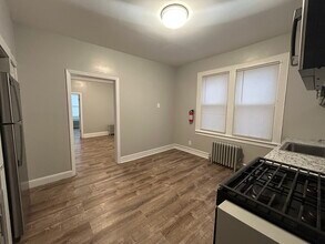 100-102-102 Grand Ave in Newark, NJ - Building Photo - Building Photo