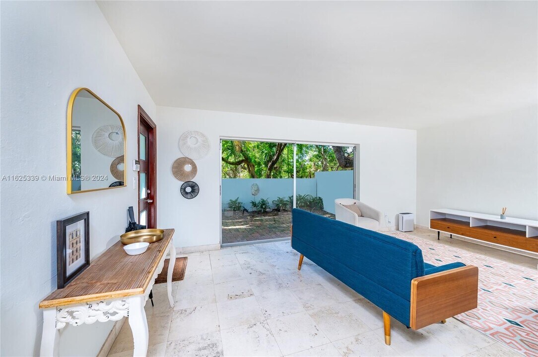 3501 Loquat Ave in Miami, FL - Building Photo