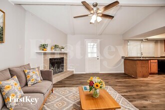 903 Cypress Ct, Unit 364 in Arlington, TX - Building Photo - Building Photo