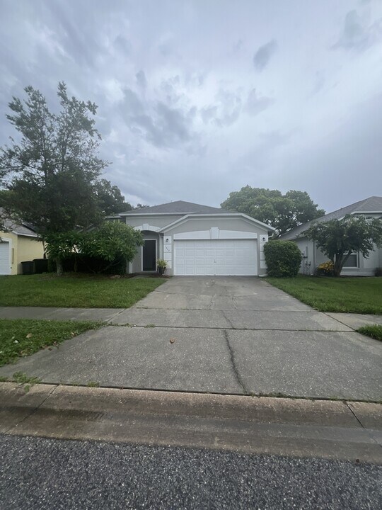 1665 Slash Pine Pl in Oviedo, FL - Building Photo