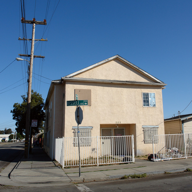 203 Bissell Ave in Richmond, CA - Building Photo - Building Photo