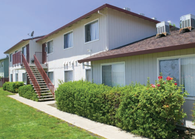 Carrington Square Apartments in Stockton, CA - Building Photo