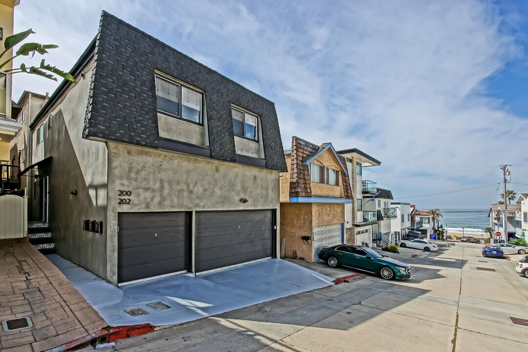 200-202 39th St in Manhattan Beach, CA - Building Photo