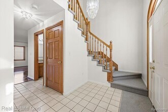 2251 Crystal Dr in Rochester Hills, MI - Building Photo - Building Photo