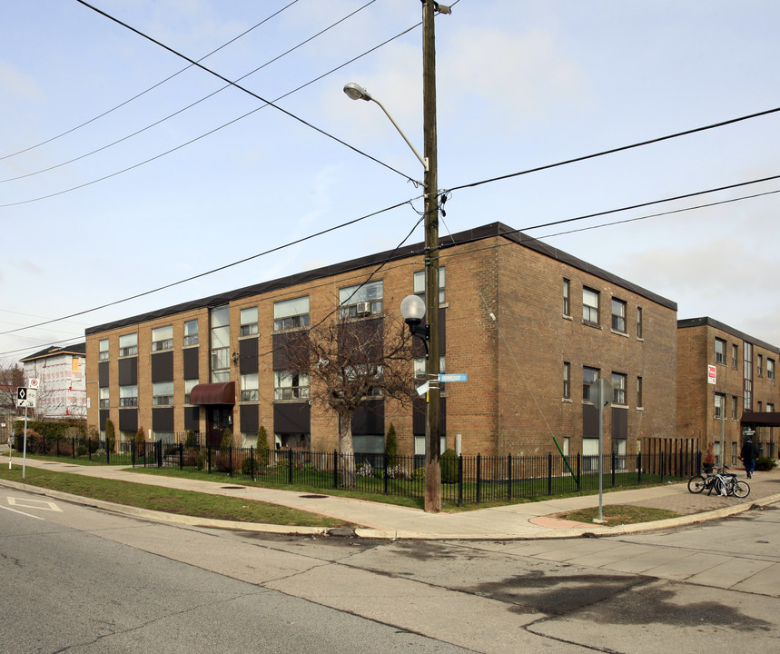 250 Birmingham St in Toronto, ON - Building Photo