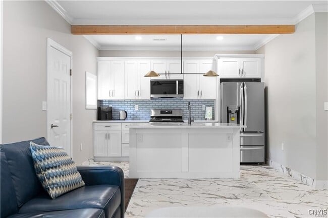 238 Oriskany Blvd in Whitesboro, NY - Foto de edificio - Building Photo