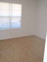 560 Snow Hill St, Unit A in Ayden, NC - Building Photo - Building Photo