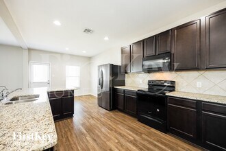 7426 Coral Bells Ct in Converse, TX - Foto de edificio - Building Photo