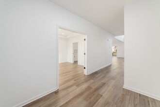 407 Zelkova Ln in Lewis Center, OH - Foto de edificio - Building Photo