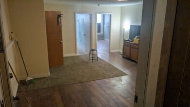 60 N Main St, Unit 58 204 in Three Rivers, MI - Building Photo - Building Photo