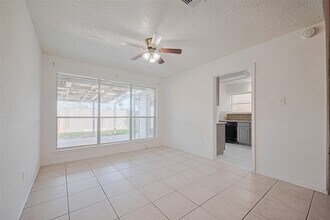 2107 Creekshire Dr in Sugar Land, TX - Building Photo - Building Photo