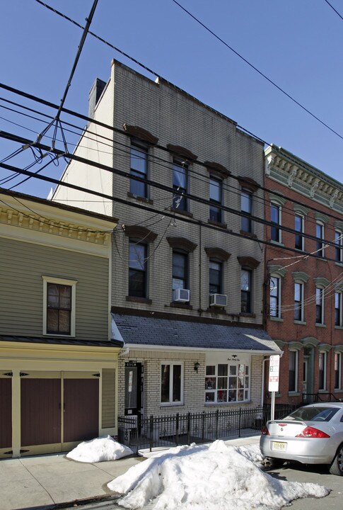 491 Monmouth St in Jersey City, NJ - Foto de edificio