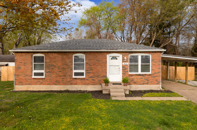 property at 809 Presidential Pl