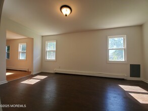 722 Monmouth Pkwy in Middletown, NJ - Building Photo - Building Photo