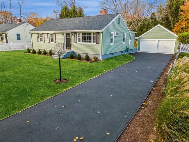 1110 Mill Hill Terrace in Fairfield, CT - Building Photo - Building Photo