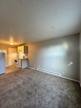 10227 NE Prescott St in Portland, OR - Building Photo - Building Photo