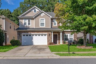 15635 Normans Landing Dr in Charlotte, NC - Building Photo