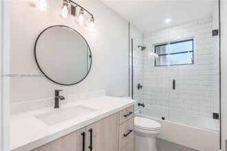 8421 SW 27th Terrace in Miami, FL - Foto de edificio - Building Photo