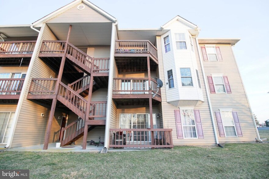 108-11-111 Timberlake Terrace, Unit 11 in Stephens City, VA - Building Photo