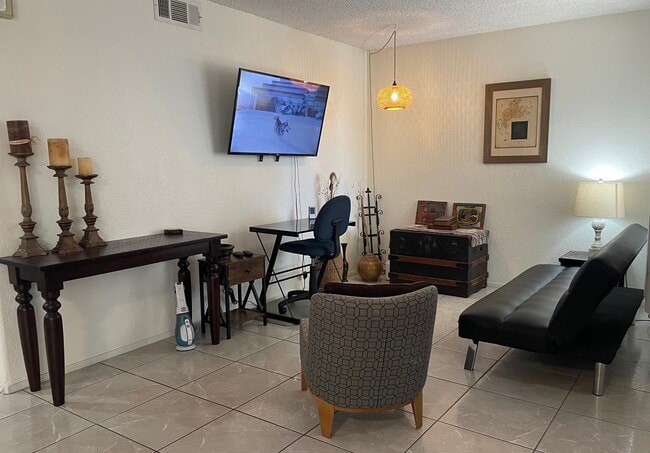 1800 Edmond St, Unit 1 BedRoom in Las Vegas, NV - Foto de edificio - Building Photo