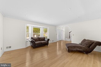 53 Perilli Dr in Hamilton Township, NJ - Building Photo - Building Photo