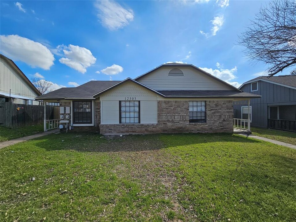 12303 Alderbrook Dr in Austin, TX - Building Photo