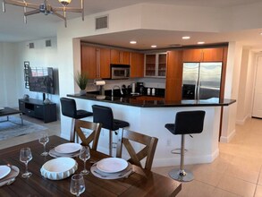 610 Clematis St in West Palm Beach, FL - Foto de edificio - Building Photo