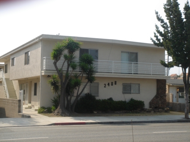 2408 Ocean Park Blvd in Santa Monica, CA - Building Photo